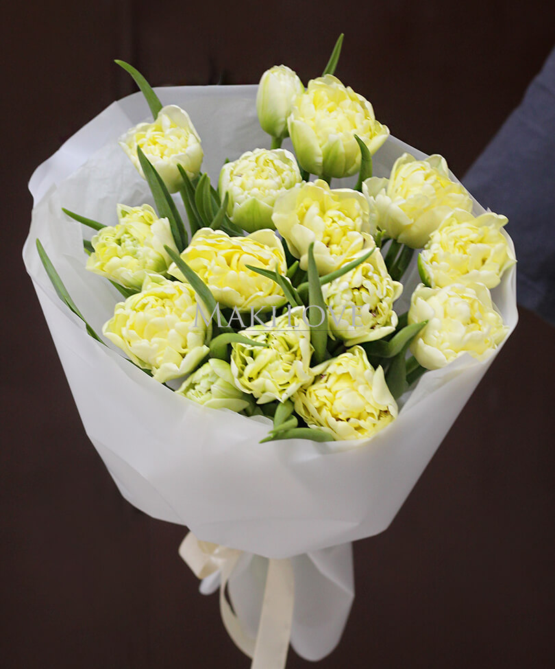 Букет из 15 пионовидных тюльпанов