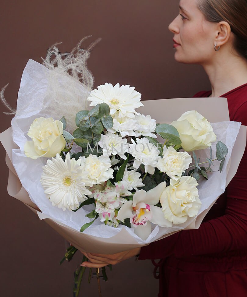 Сборный букет "Снежная симфония"