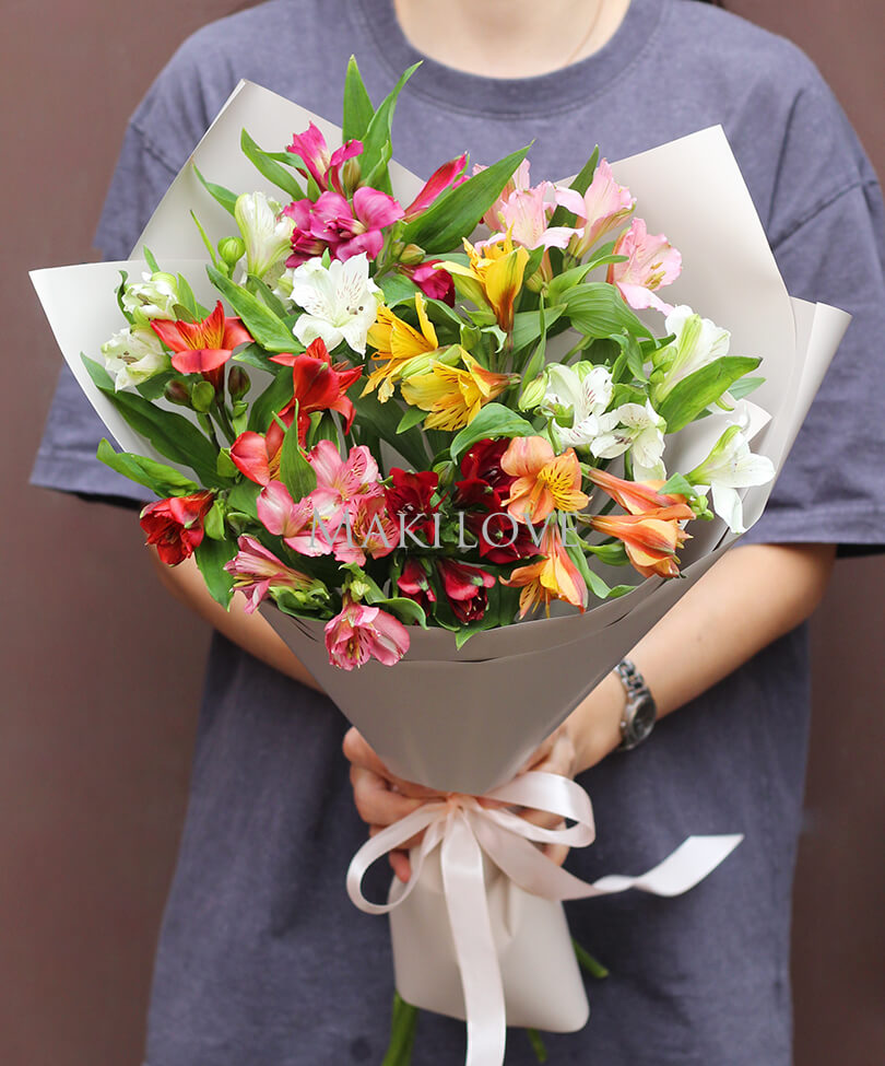 Букет из 9 альстромерий