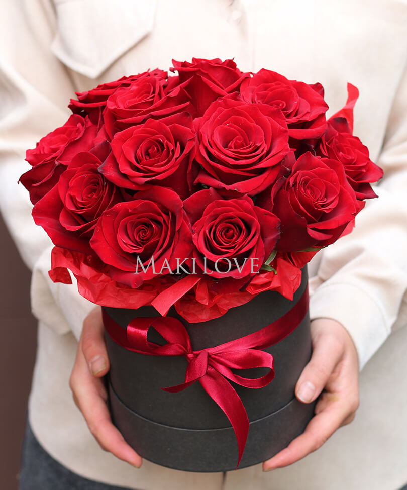 Букет 15 роз «Чили» (черная коробка)