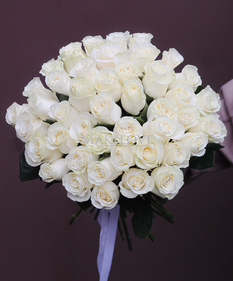 Букет из 45 белых роз