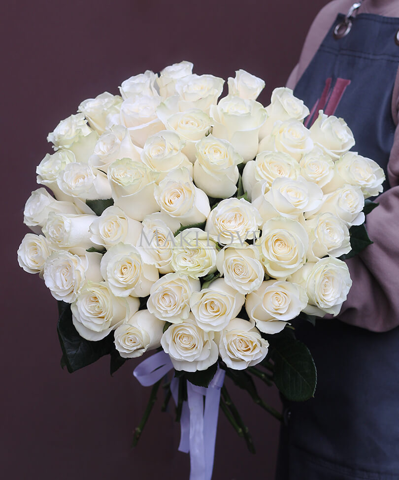 Букет из 45 белых роз