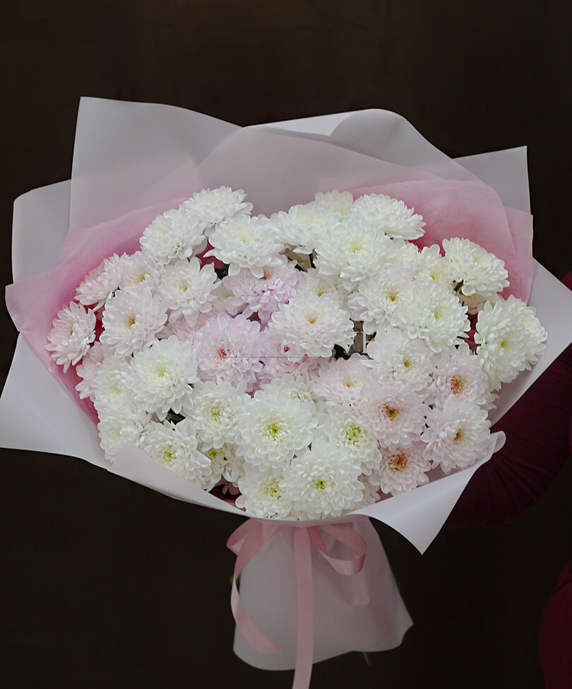 Букет из 9 нежных хризантем