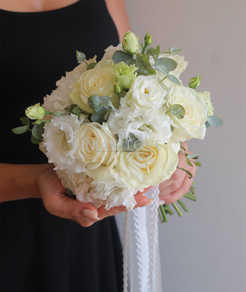 Свадебные букеты из свежих роз от онлайн-бутика Only Rose