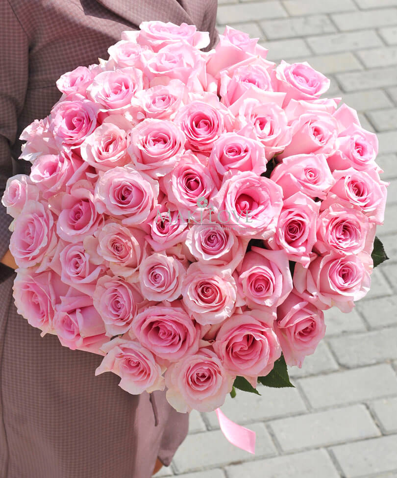 Букет 45 розовых роз