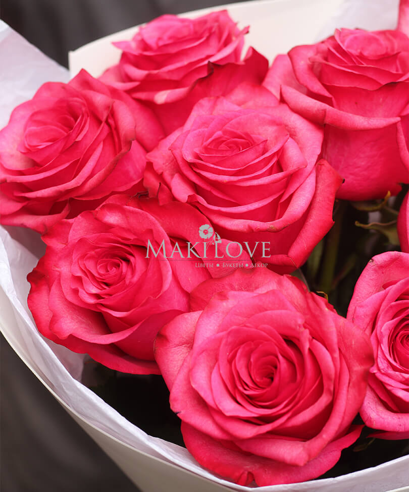Букет из 9 розовых роз в фетре