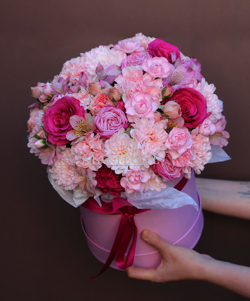 Букет «Сказочный эльф» в шляпной коробке»