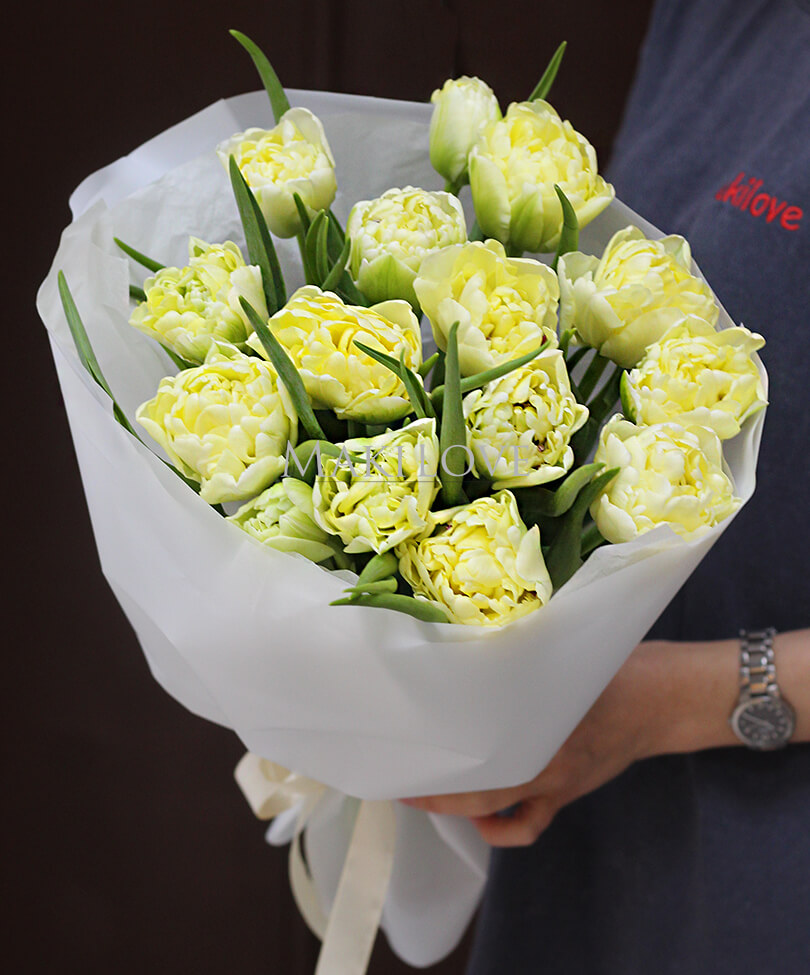 Букет из 15 пионовидных тюльпанов
