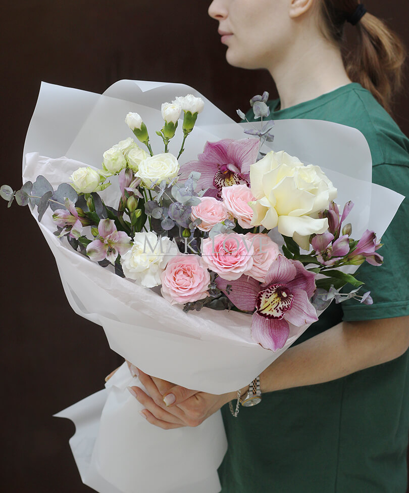 Букет с розой и орхидеей "Шёлк"