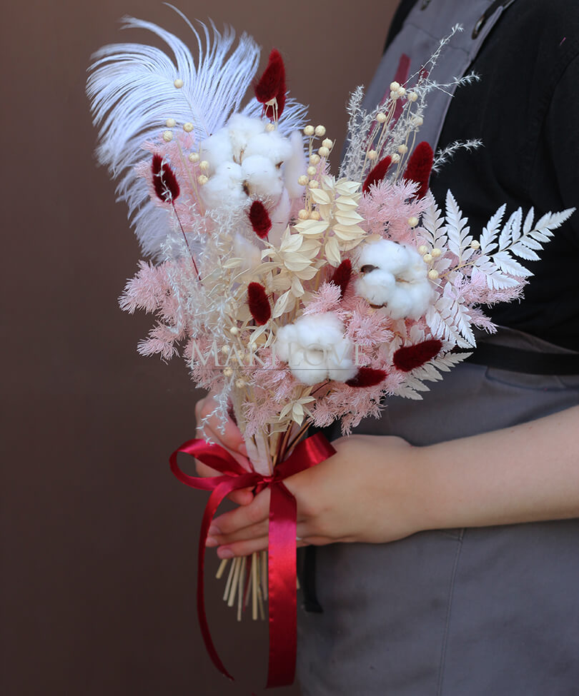 Букет из яркого лагуруса