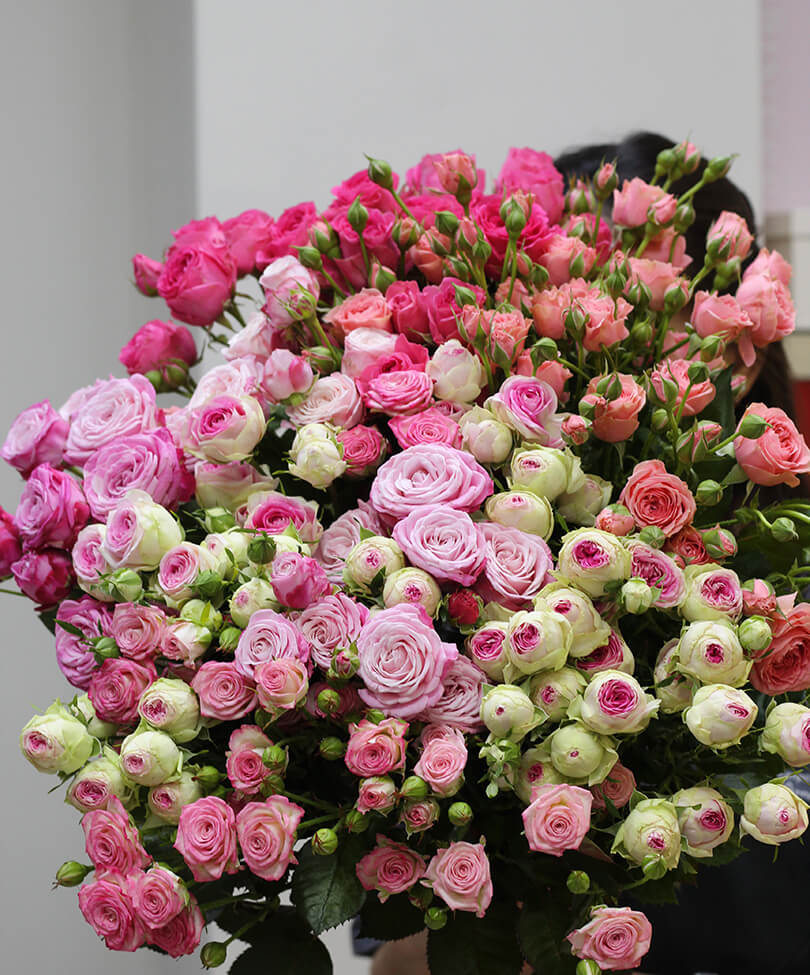 Букет из 51 кустовой розы