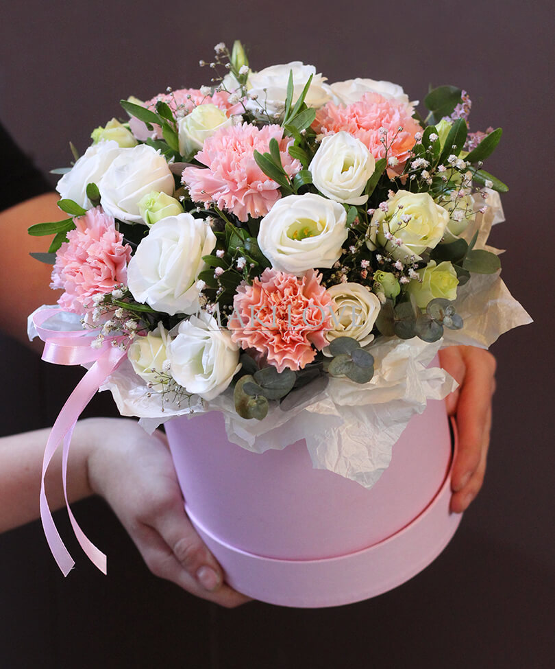 Букет «Торонто» в шляпной коробке