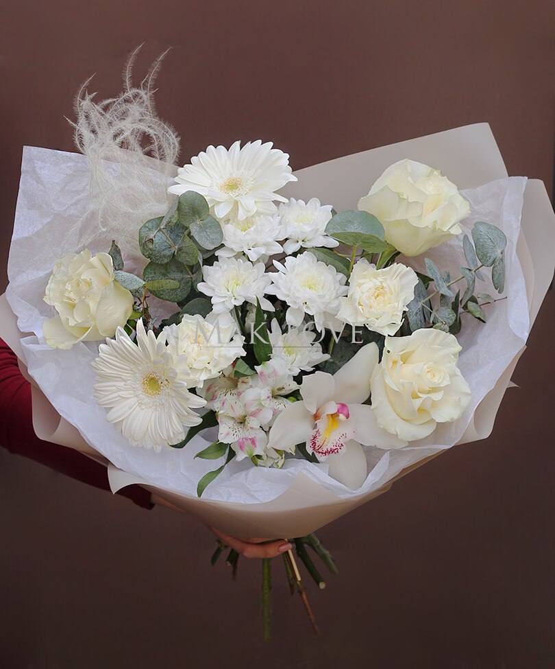 Сборный букет "Снежная симфония"