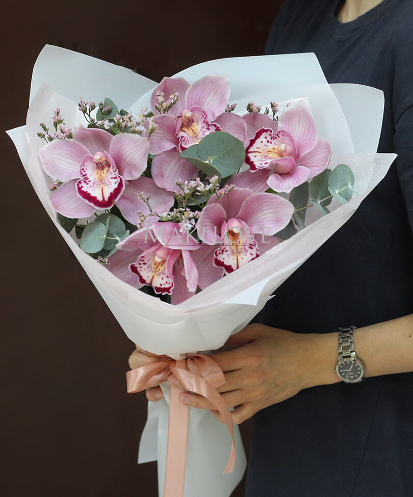 Букет из 5 орхидей