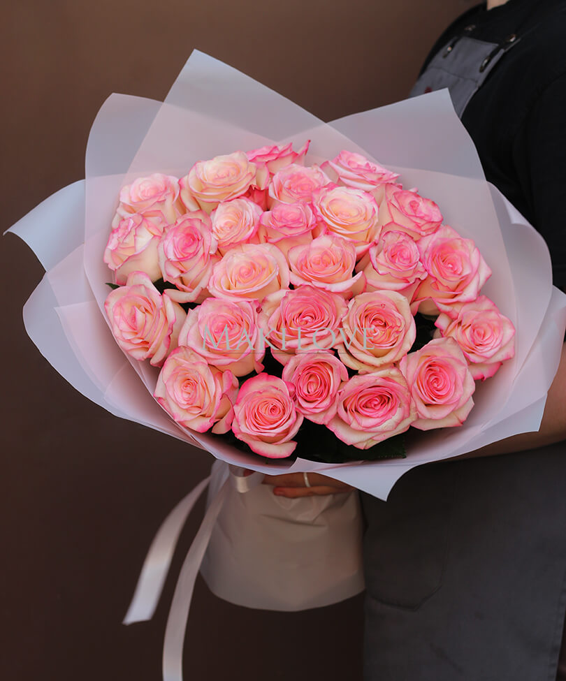 Букет из 25 розовых роз