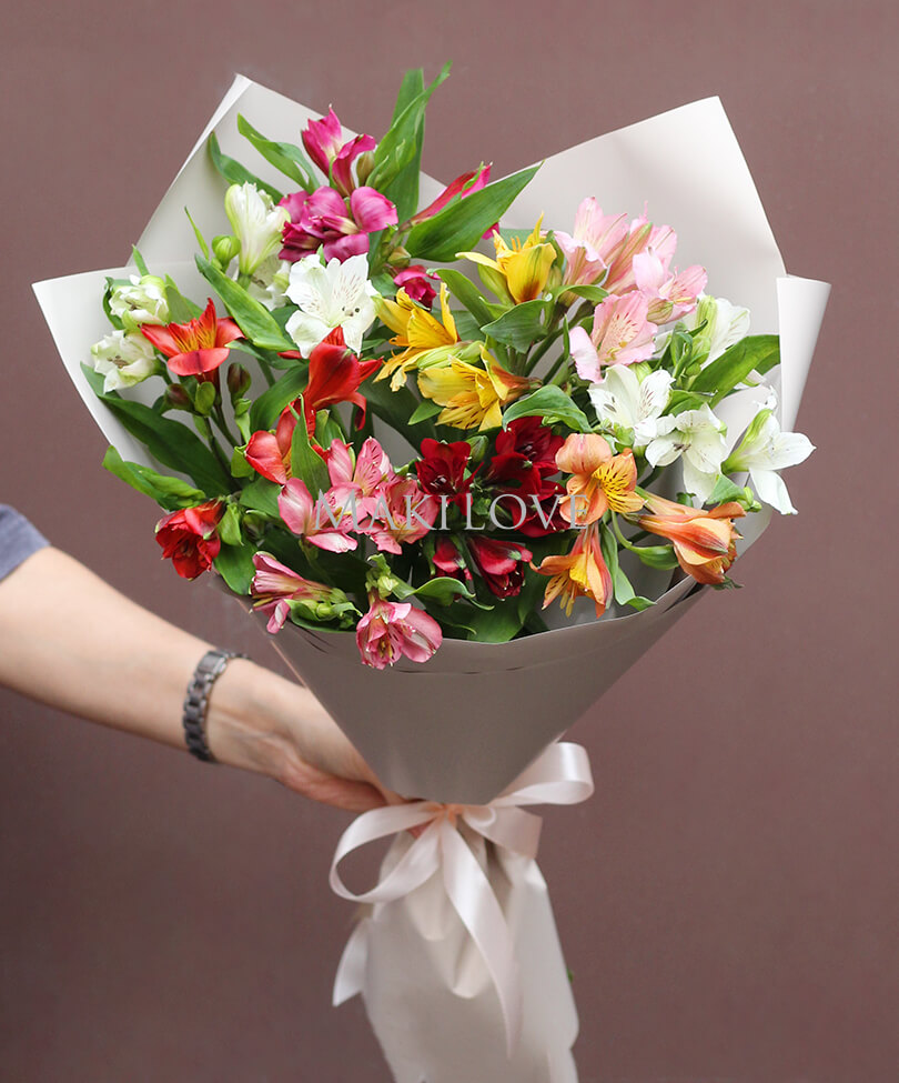 Букет из 9 альстромерий