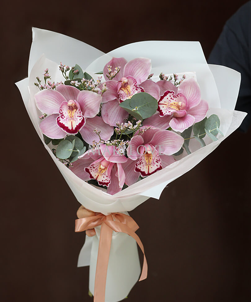 Букет из 5 орхидей