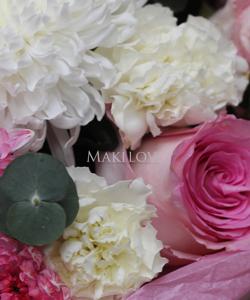 Букет из роз и хризантем "Самой родной"