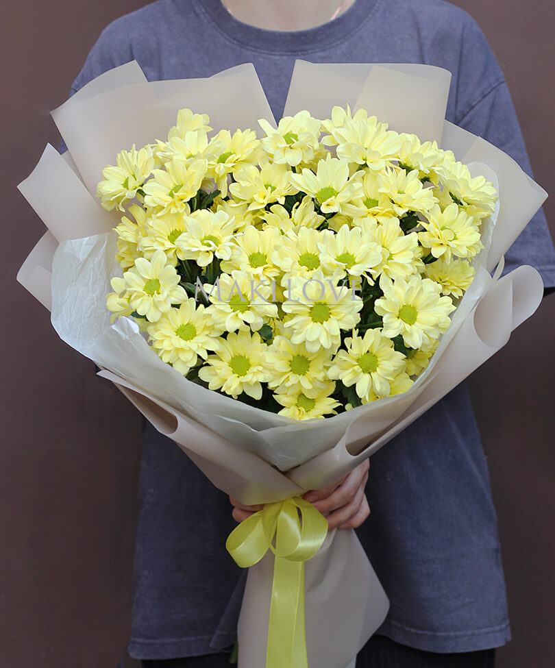 Букет из 5 желтых хризантем