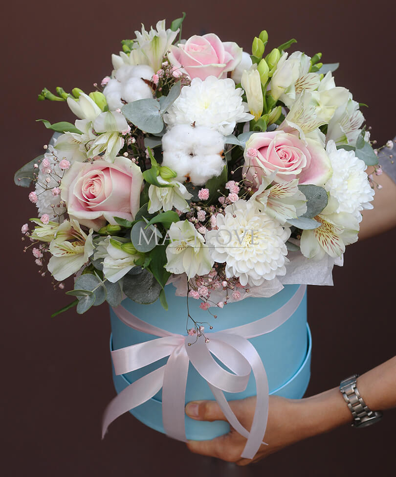 Букет в шляпной коробке «Осло»