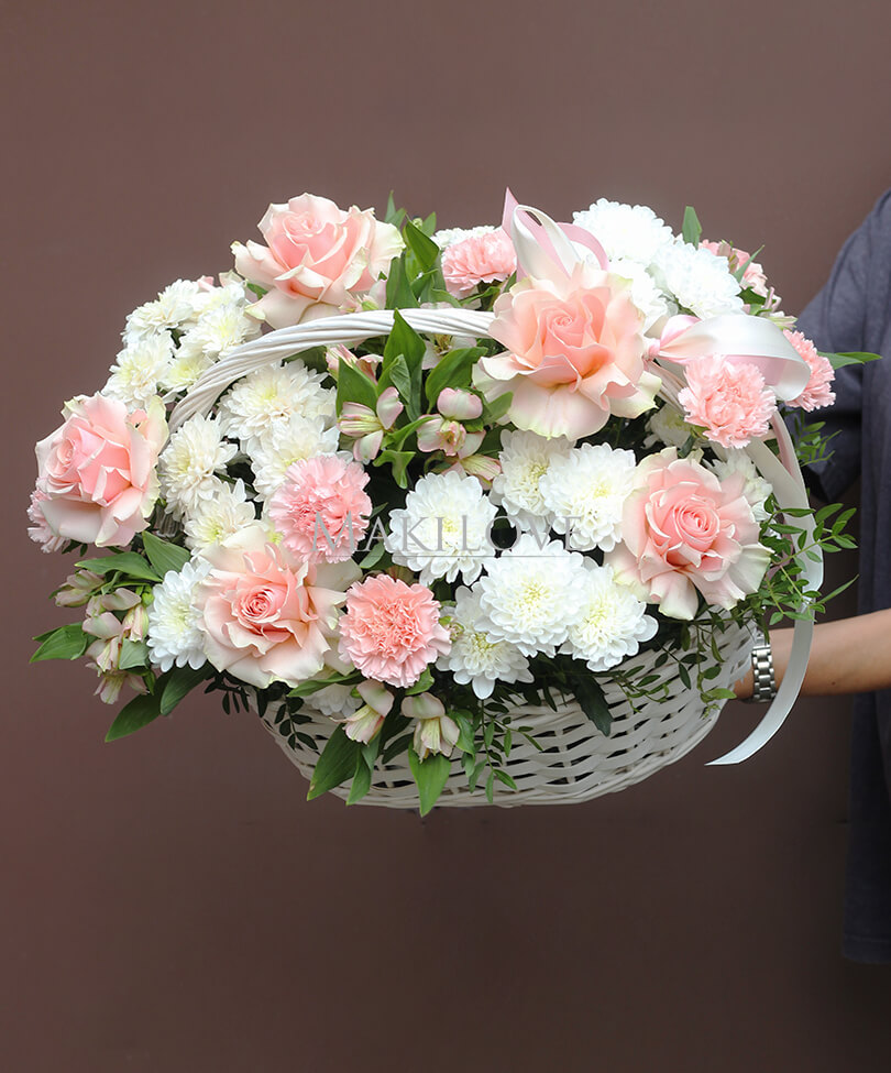 Корзина с хризантемами "Парижанка"