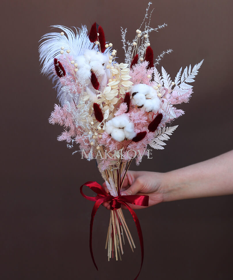 Букет из яркого лагуруса