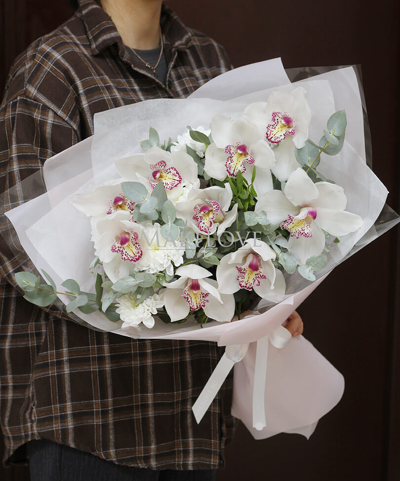 Букет орхидей «Незабываемый момент»
