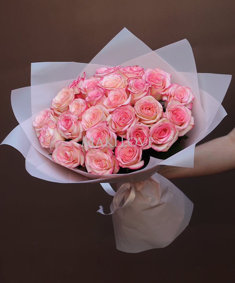 Букет из 25 розовых роз