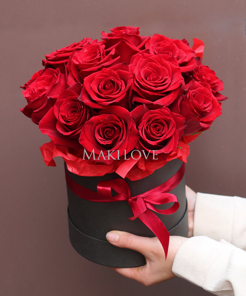 Букет 15 роз «Чили» (черная коробка)