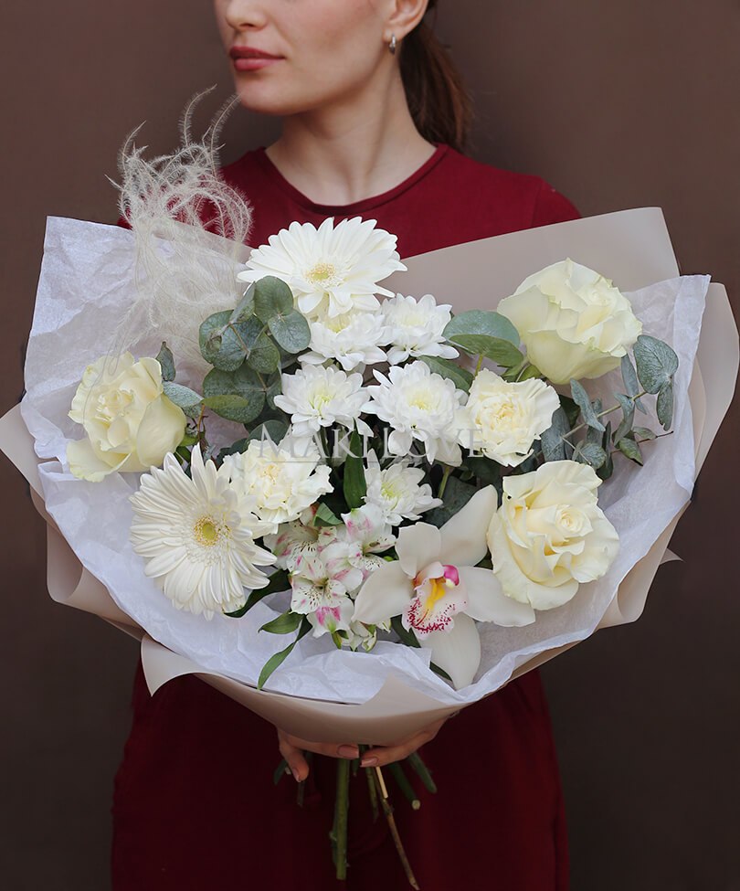 Сборный букет "Снежная симфония"