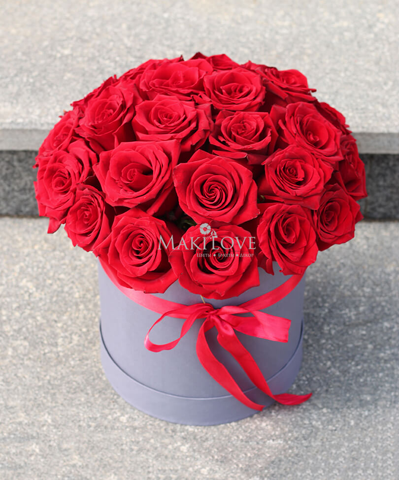 Букет роз в шляпной коробке «Мадрид»