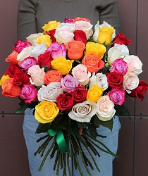 Букет 51 разноцветная роза