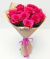 Букет из 9 розовых роз в крафт бумаге