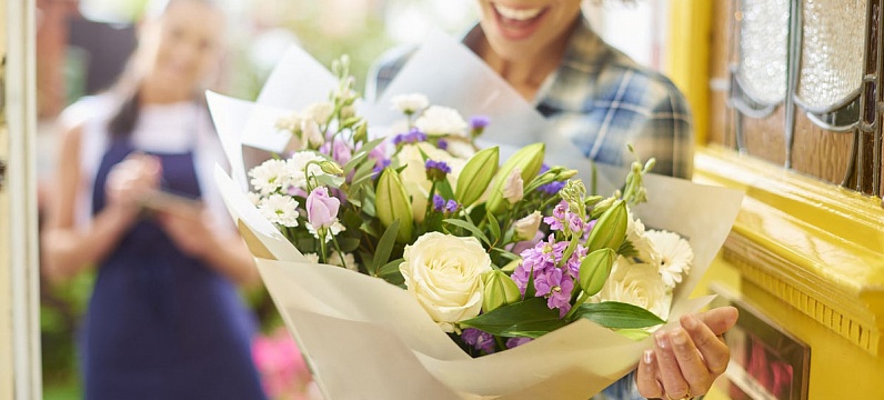 Как дарить цветы коллегам, руководителям и бизнес-партнерам