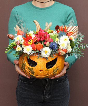 Композиция в тыкве «Halloween»