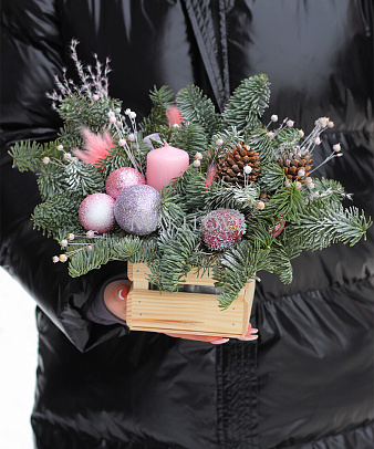 Новогодний букет №7 с шишками