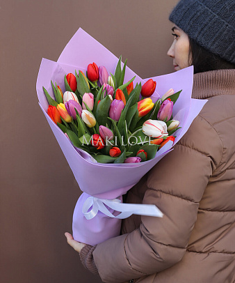 35 тюльпанов
