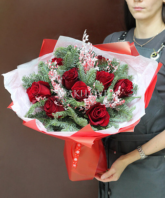 Зимний букет «12 месяцев»