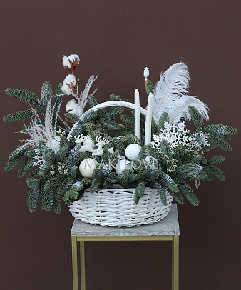 Новогодняя композиция «Happy New Year» со свечами