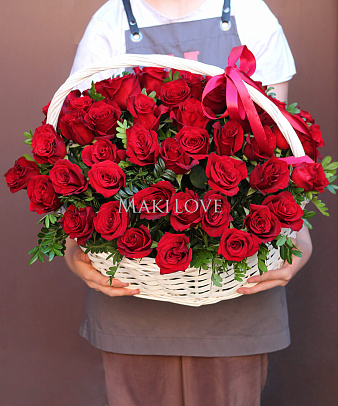 Букет из 201 красной и белой розы