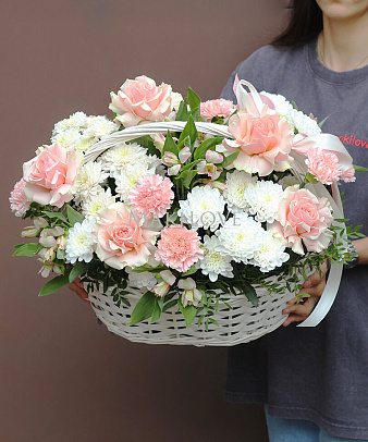 Корзина с хризантемами &quot;Парижанка&quot;
