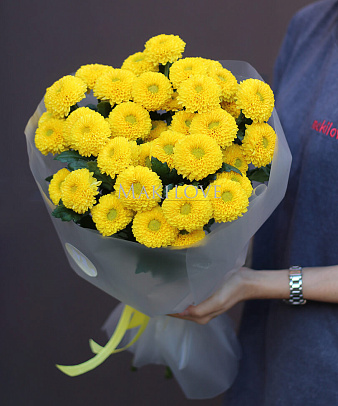 Букет из 5 желтых хризантем