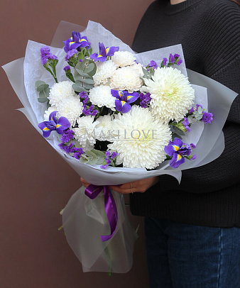 Букет с ирисами «Тысяча звезд»