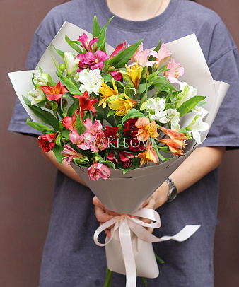 Букет из 9 альстромерий