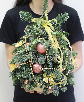 Новогодний букет №6 из еловых веток
