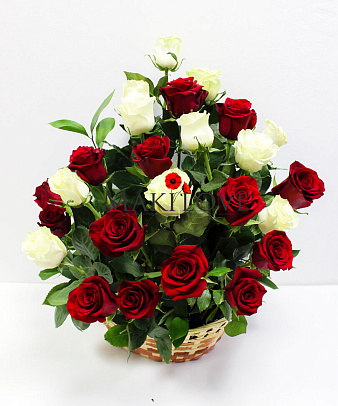 Корзина 25 роз «Поэзия чувств»