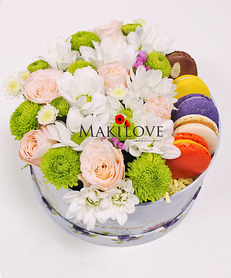 Коробочка с макаронс №4