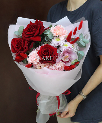 Букет из роз и орхидей "Изумление"
