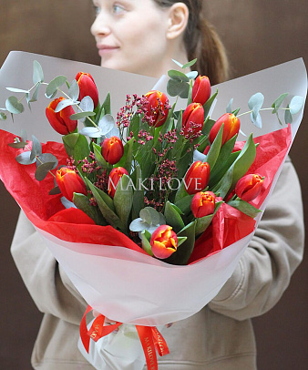 Букет с тюльпанами "Огненный"