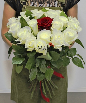 Букет из 21 розы «Единственной»